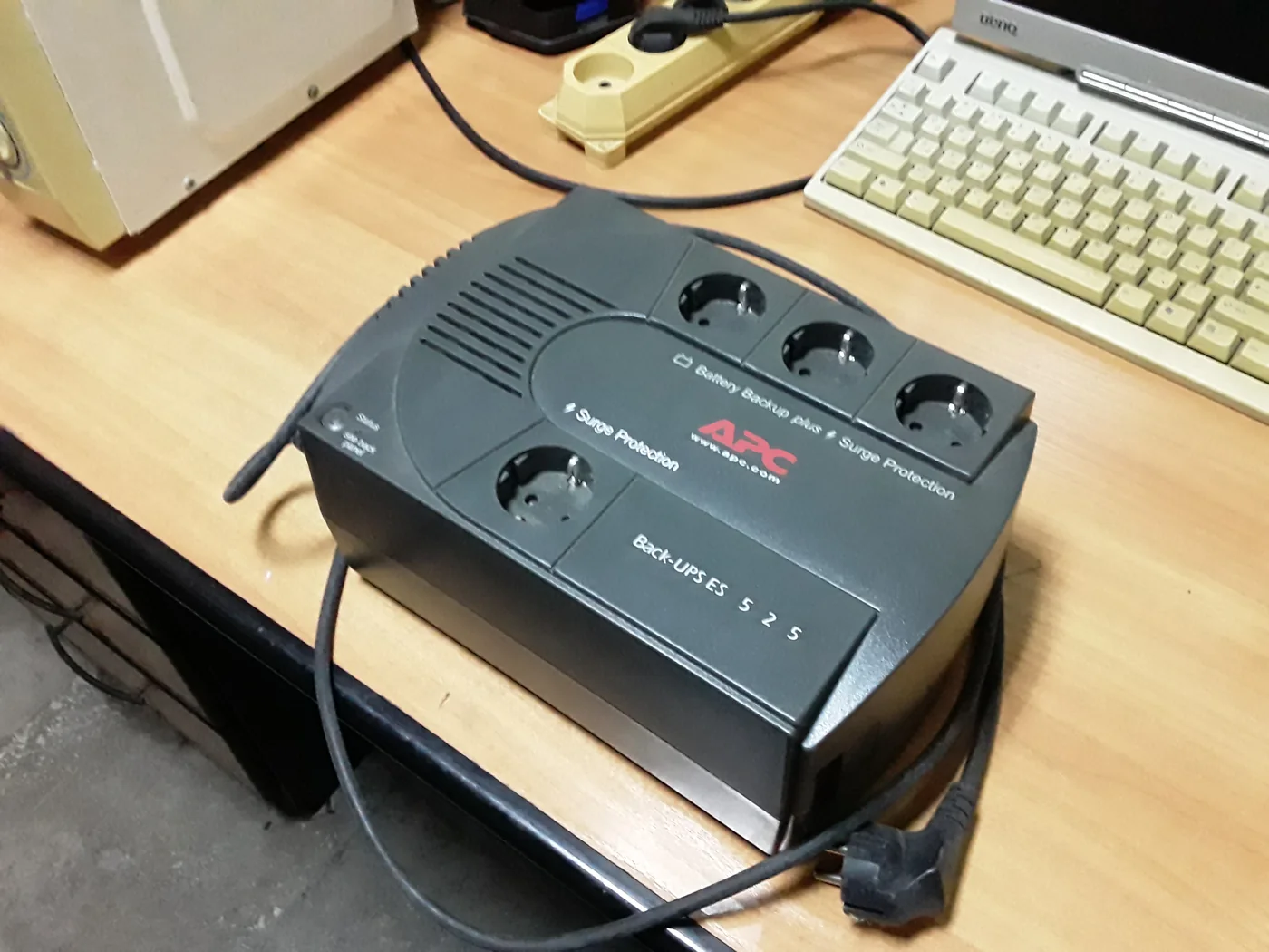 Uninterruptible power supply